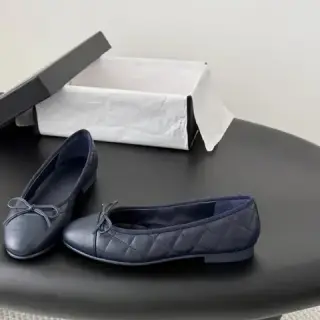 Chaussures plates décontractées à bout carré en cuir pour femmes